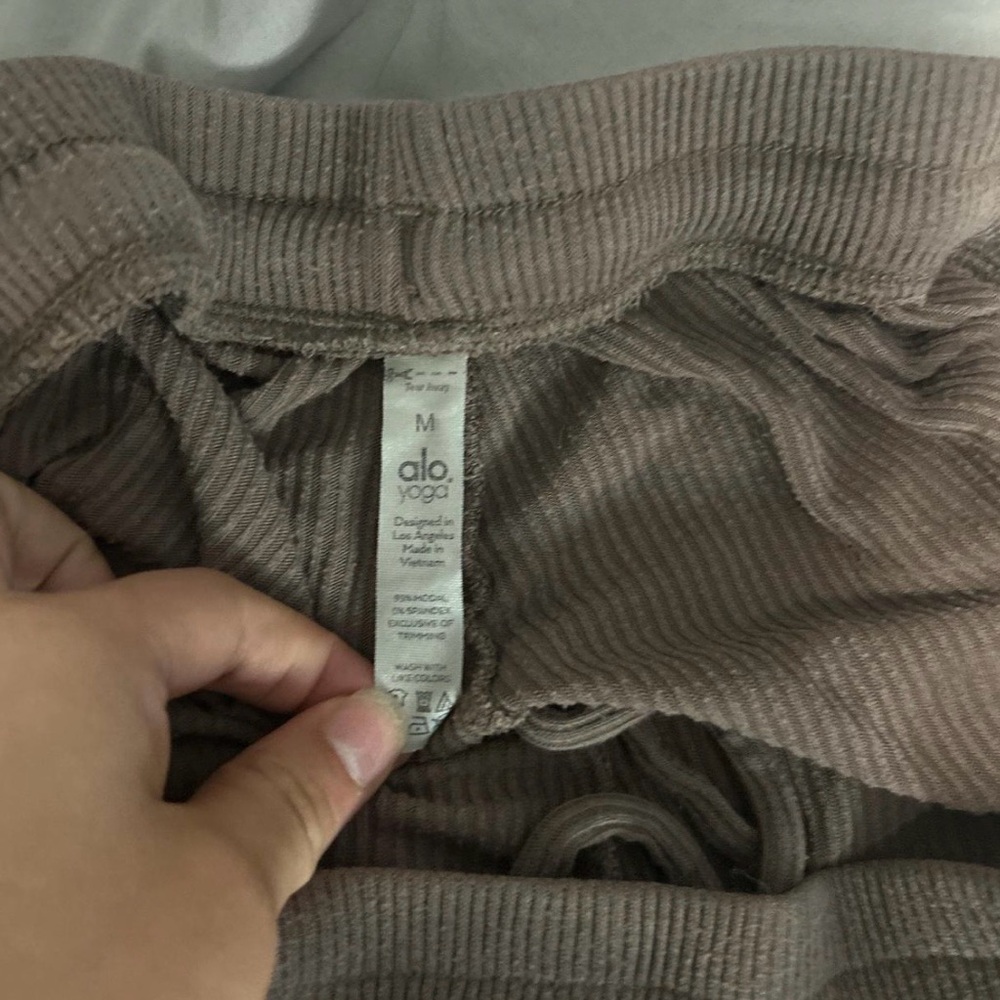 ALO Yoga Brown Ribbed Sweats